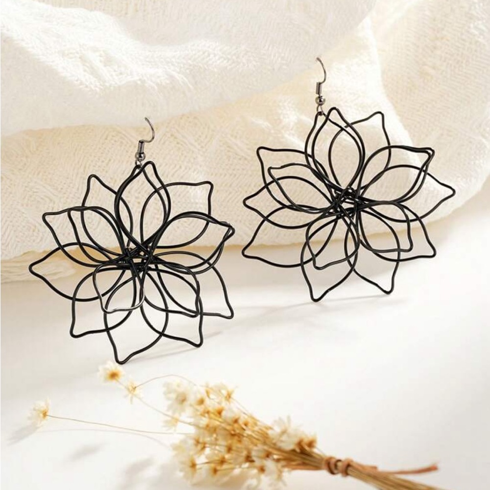 Three Dimensional Black Floral Drop Earrings